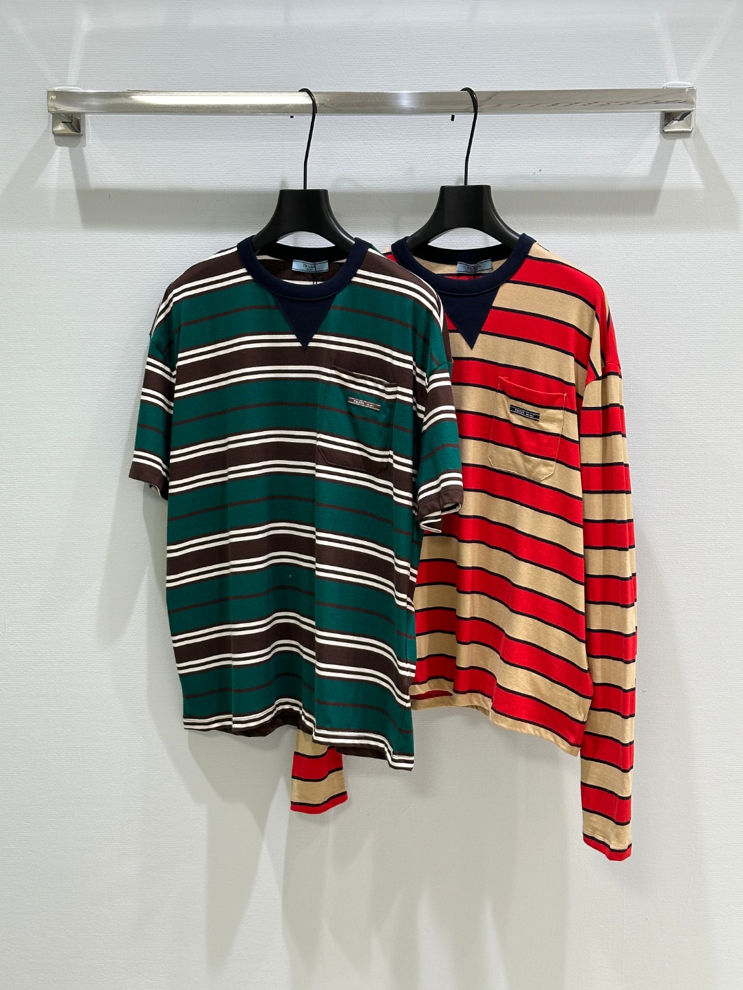 “High-Quality Women’s Clothes: P368 Spring Collection with Striped Short Sleeves and Blue-Colored Accents” - 图片 1