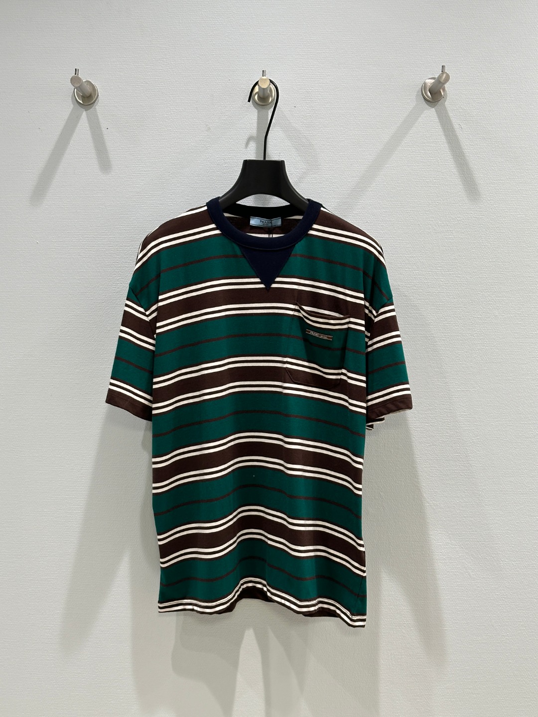 “High-Quality Women’s Clothes: P368 Spring Collection with Striped Short Sleeves and Blue-Colored Accents” - 图片 2