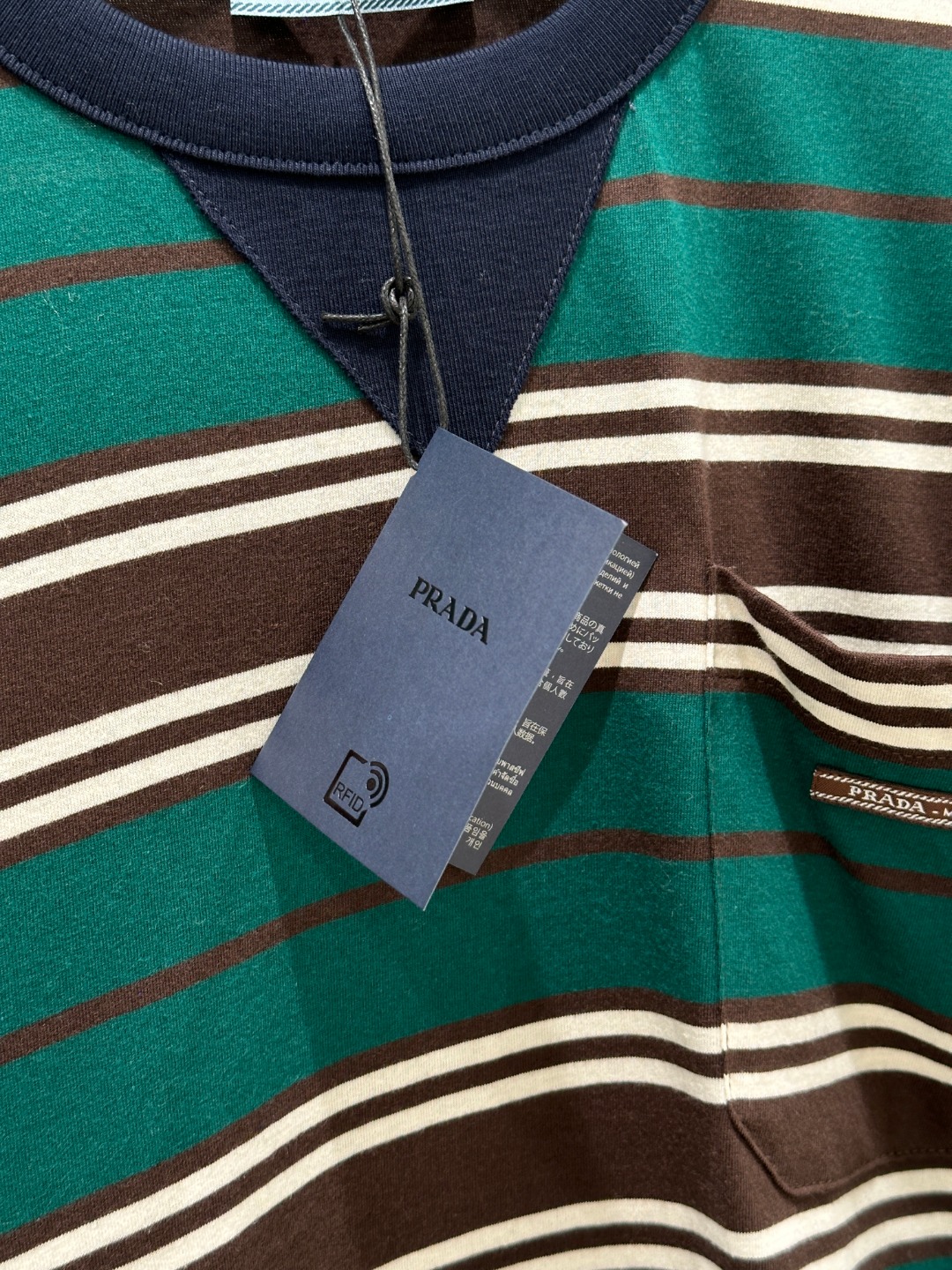 “High-Quality Women’s Clothes: P368 Spring Collection with Striped Short Sleeves and Blue-Colored Accents” - 图片 4