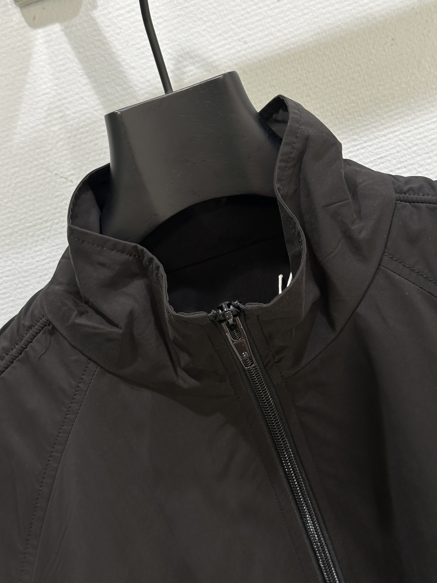 High-End Female Suit: King’s New Sports Jacket with Unique Designs - 图片 2