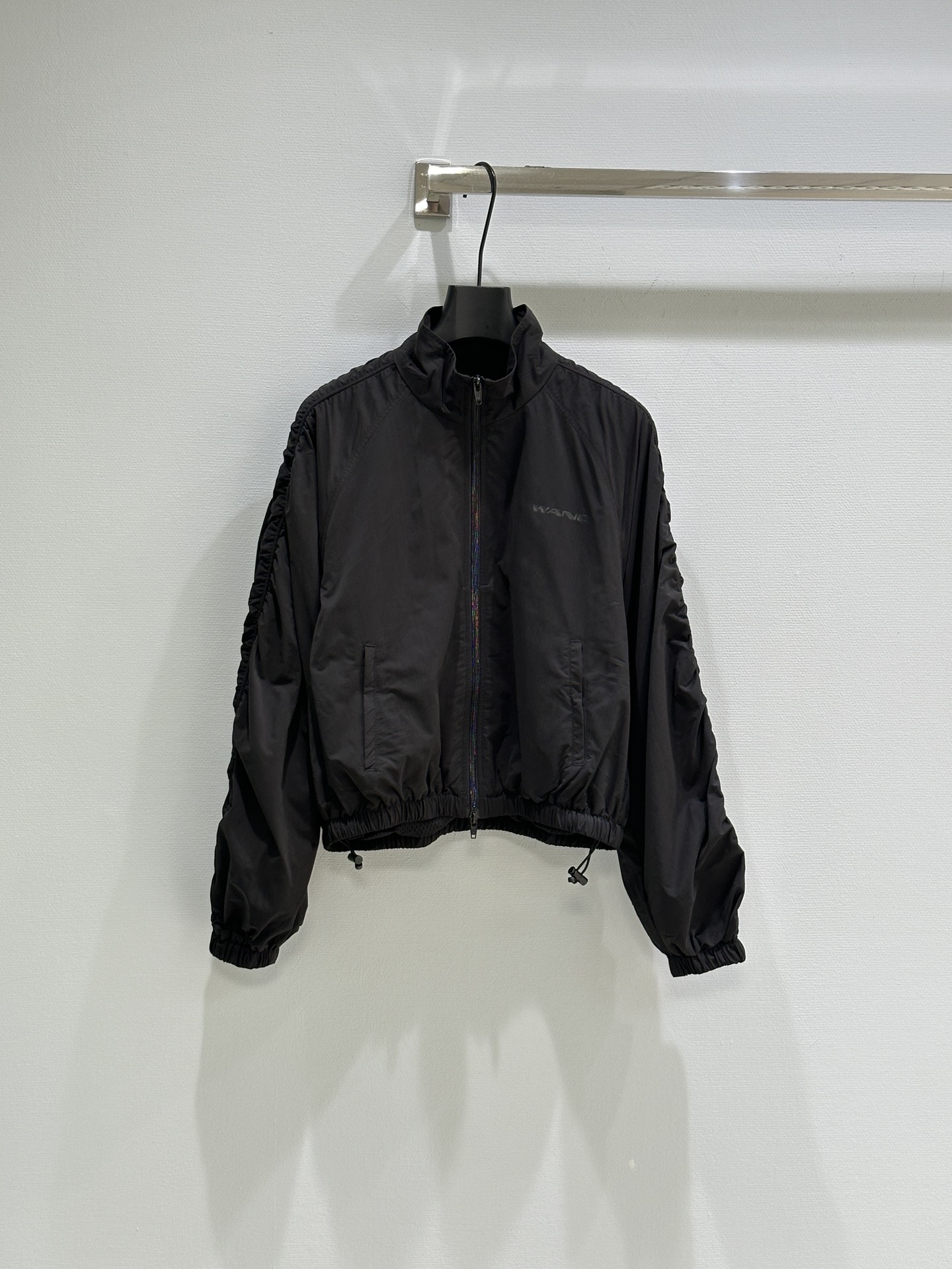 High-End Female Suit: King’s New Sports Jacket with Unique Designs - 图片 1