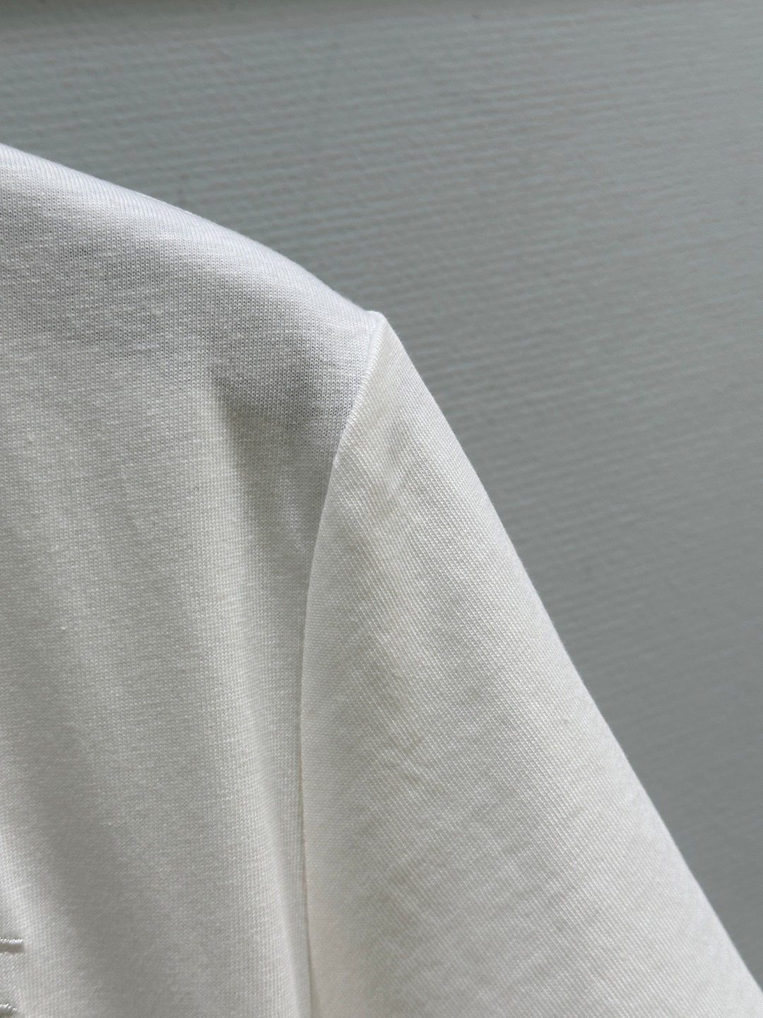 “High-Quality Women’s Suit: Barbara Embroidered Pure T-Shirts for 25SS Spring/Summer Collection” - 图片 3