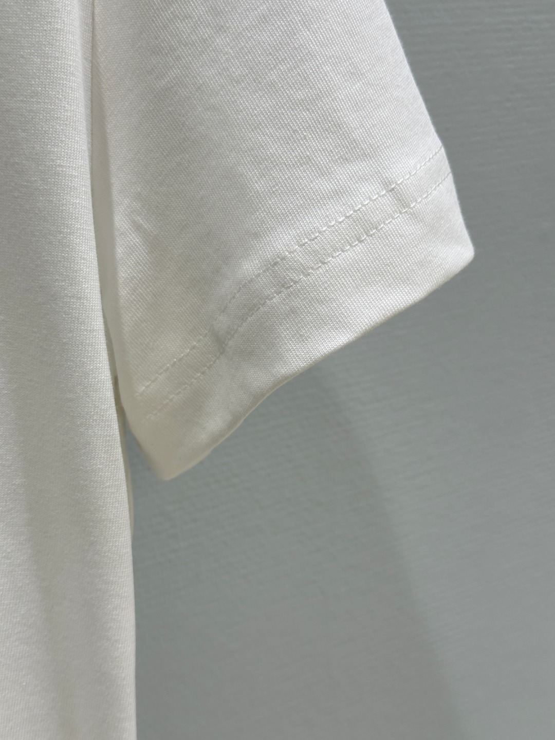 “High-Quality Women’s Suit: Barbara Embroidered Pure T-Shirts for 25SS Spring/Summer Collection” - 图片 4