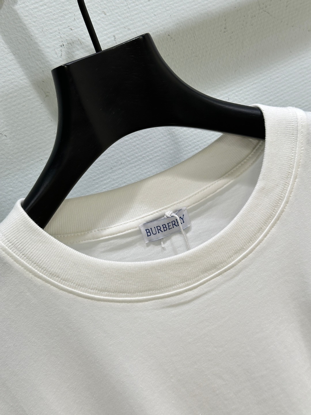 “High-Quality Women’s Suit: Barbara Embroidered Pure T-Shirts for 25SS Spring/Summer Collection” - 图片 2