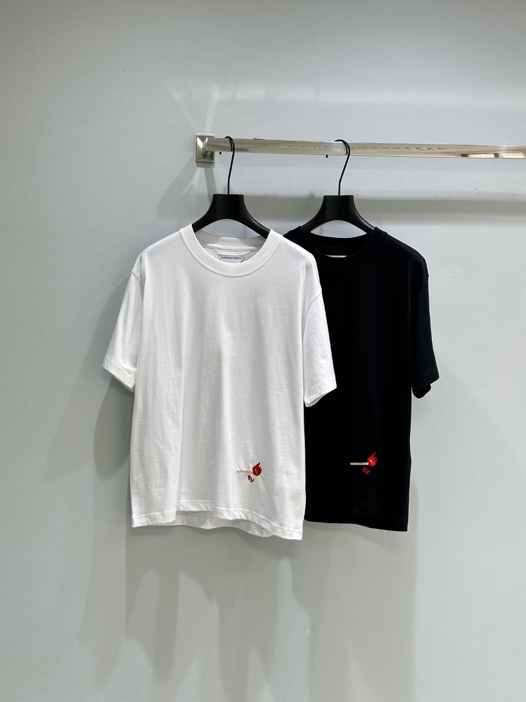 High Quality Women’s Clothes: Spring & Summer Collection – Embroidered T-Shirts in Pure Cotton - 图片 1