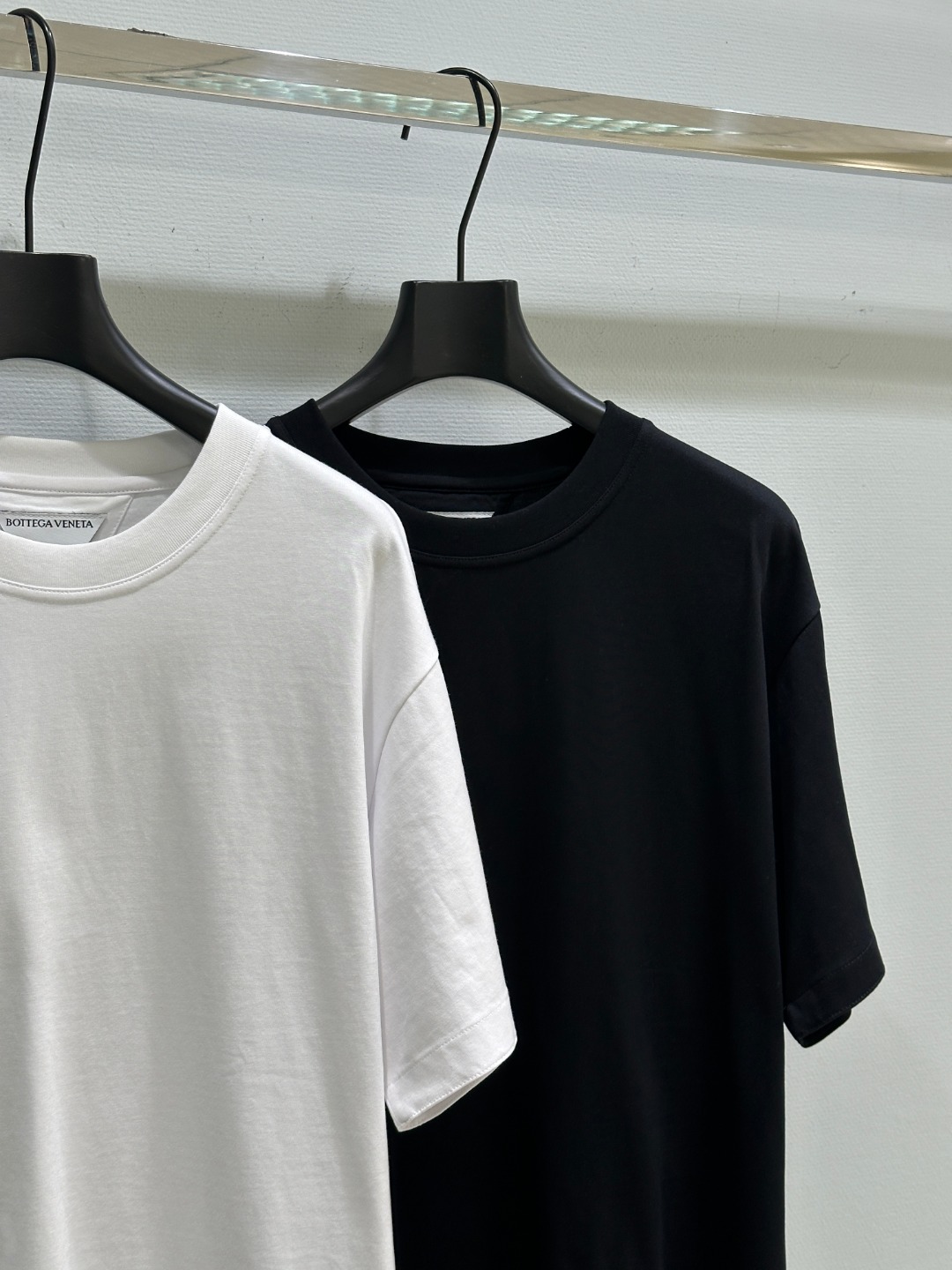 High Quality Women’s Clothes: Spring & Summer Collection – Embroidered T-Shirts in Pure Cotton - 图片 2