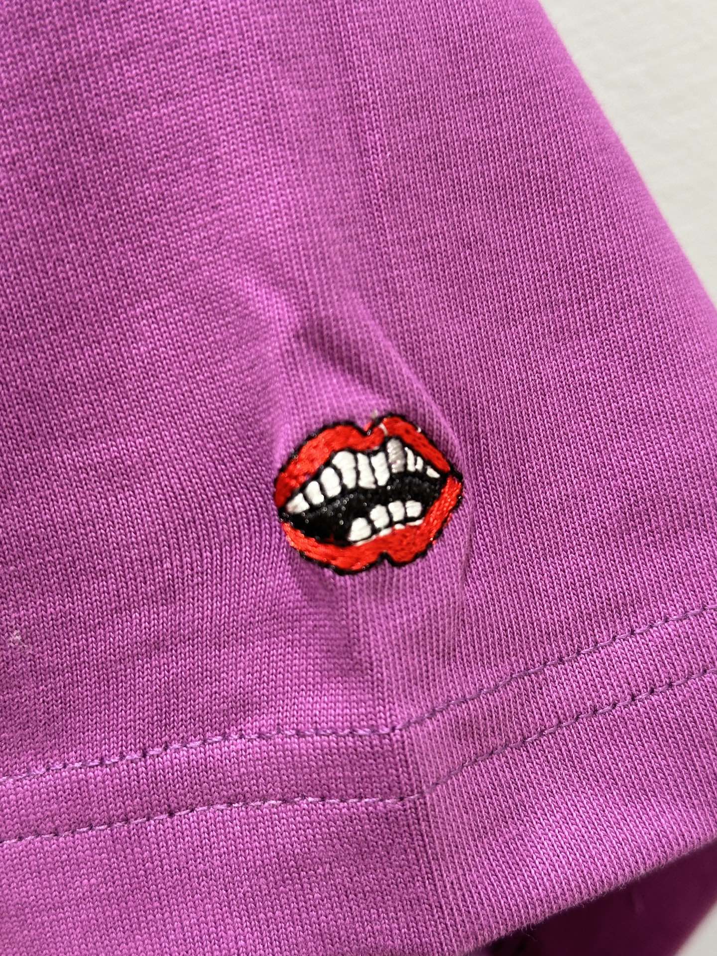 New High-End Female Dress Package: Crocson Mattyboy Purple T-shirt with Doodle Skirt - 图片 4