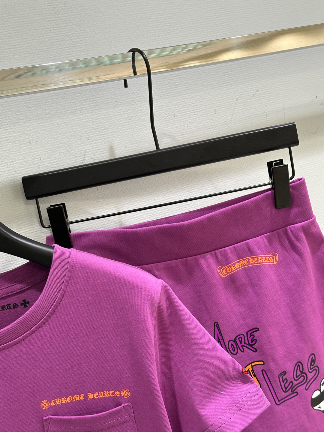 “High-End Female Dress: Purple Crocson Mattyboy Shirt and Skirt Set” - 图片 2