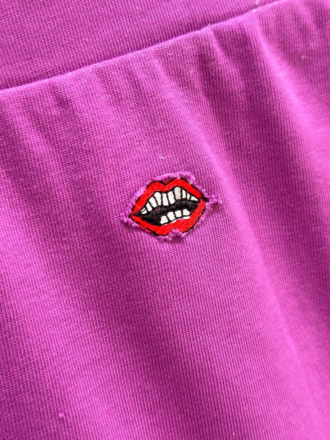 “High-End Female Dress: Purple Crocson Mattyboy Shirt and Skirt Set” - 图片 7
