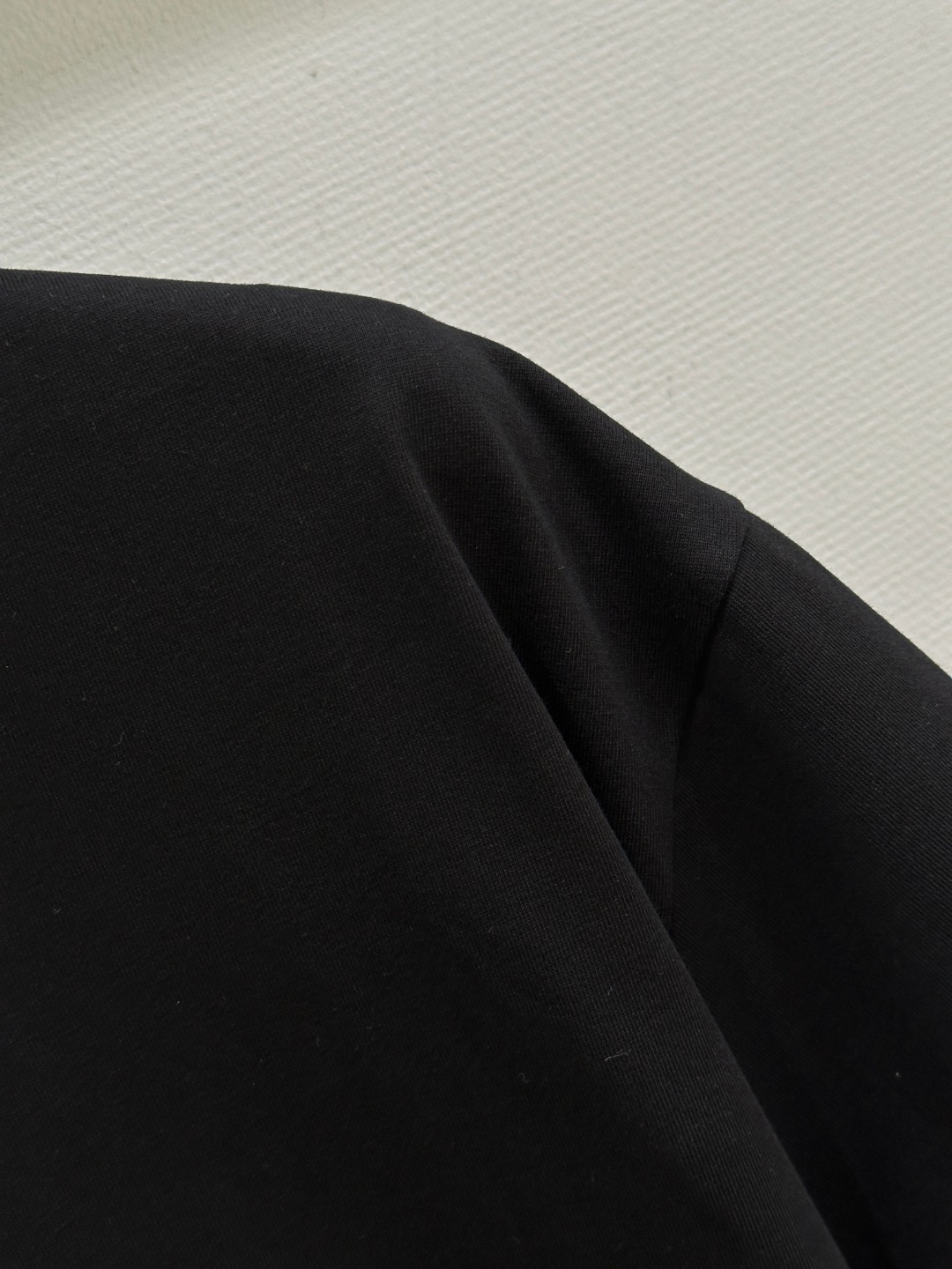 “New ALO Cotton T-shirt Dress with SS Springs: Unique Design and Loose Fit” - 图片 3