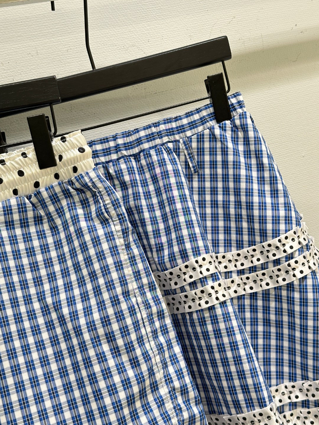 High-End Women’s Suit: Classic Blue and White, Loose Waist Design, Fashionable and Comfortable. - 图片 2