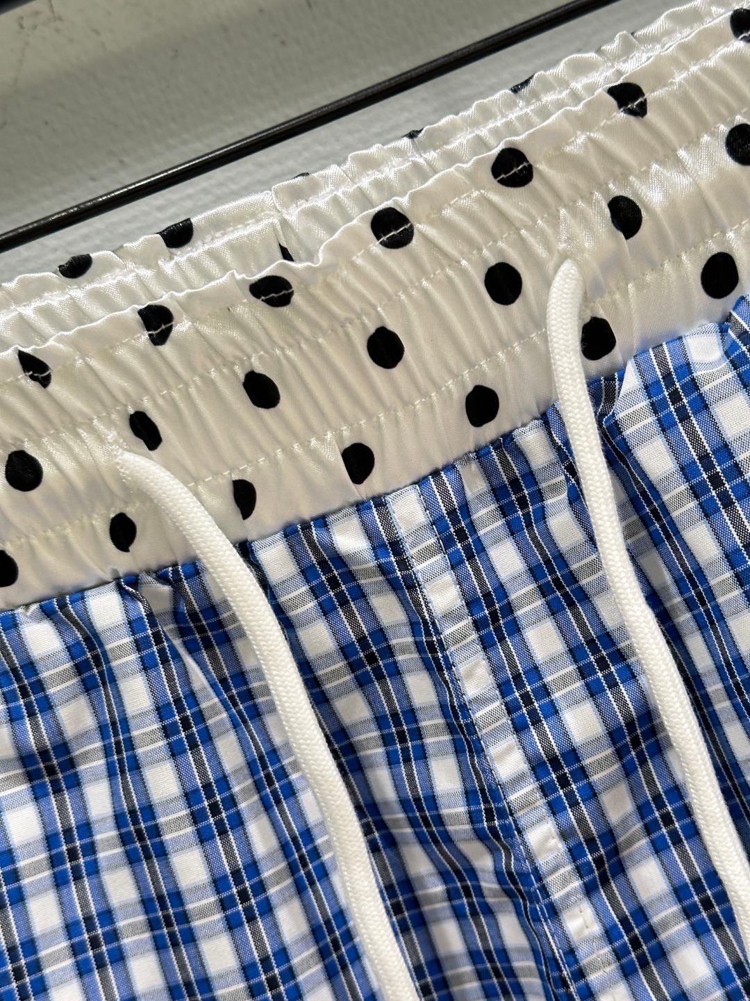 High-End Women’s Suit: Classic Blue and White, Loose Waist Design, Fashionable and Comfortable. - 图片 4