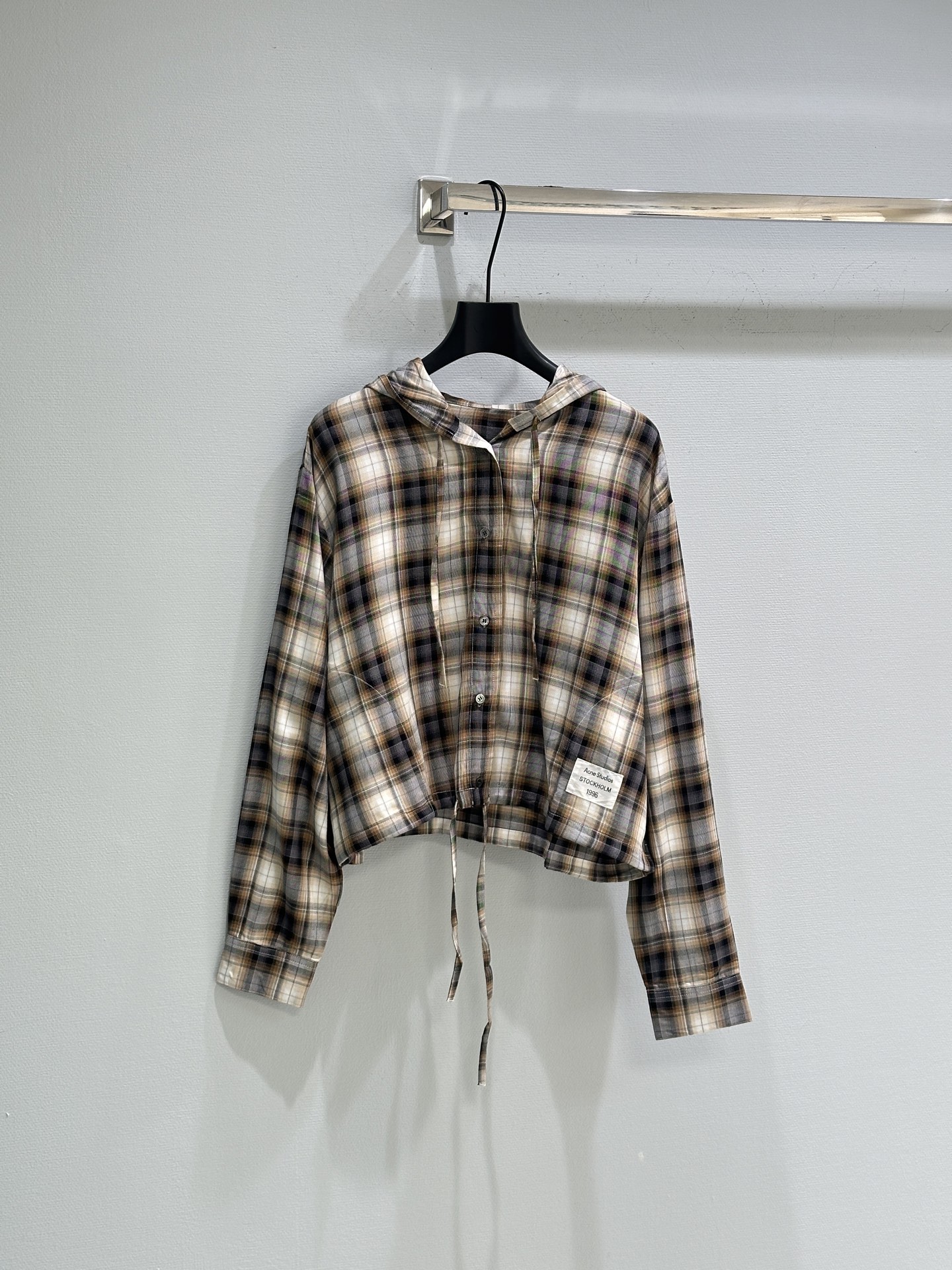 New Summer Collection: Women’s Skin-Proof Shirts and Hooded Shirts with Grid Design