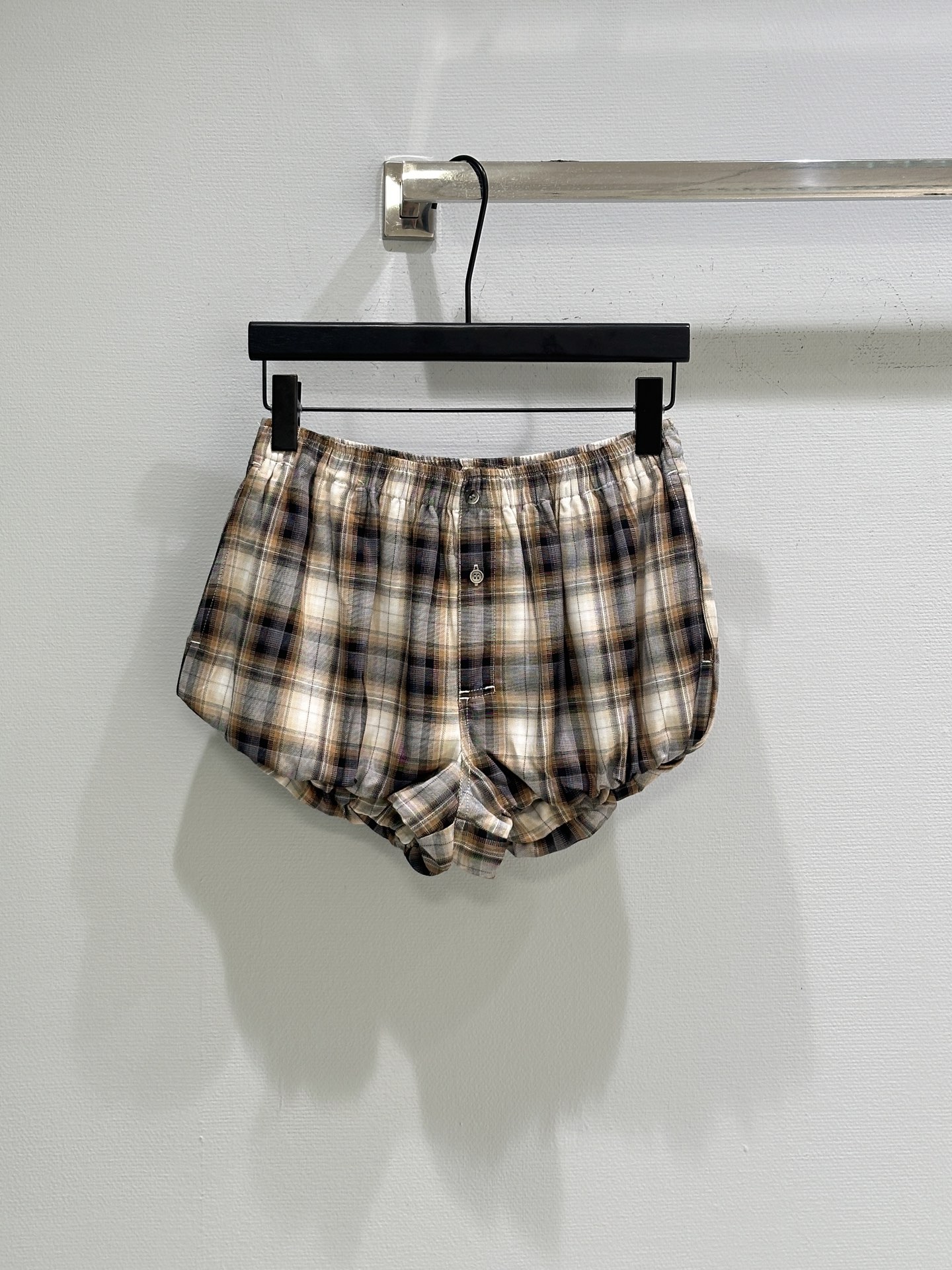 “New Summer Collection: Acne Studio 25SS Women’s Suit and Pumpkin Shorts” - 图片 3