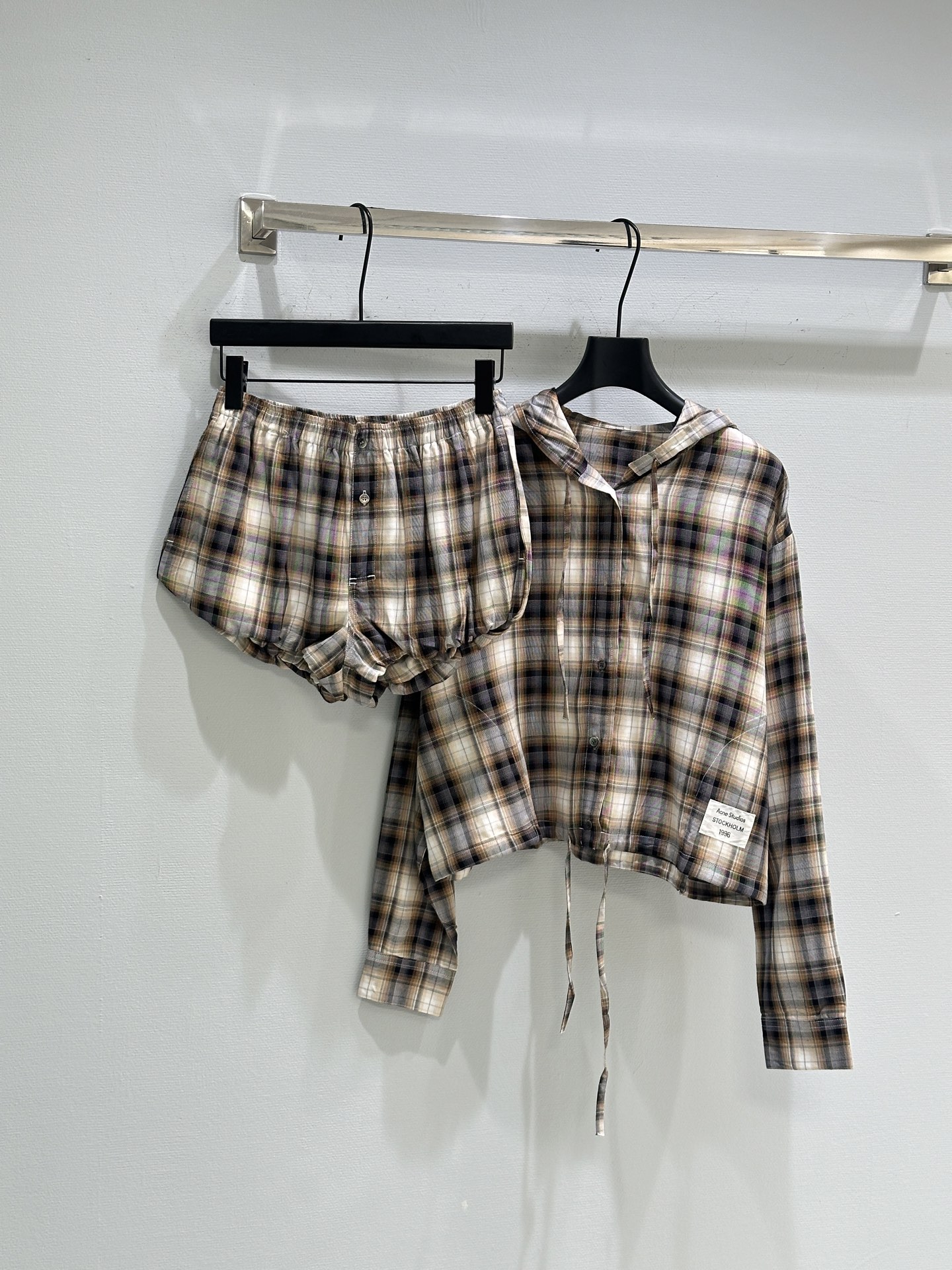 “New Summer Collection: Acne Studio 25SS Women’s Suit and Pumpkin Shorts” - 图片 1