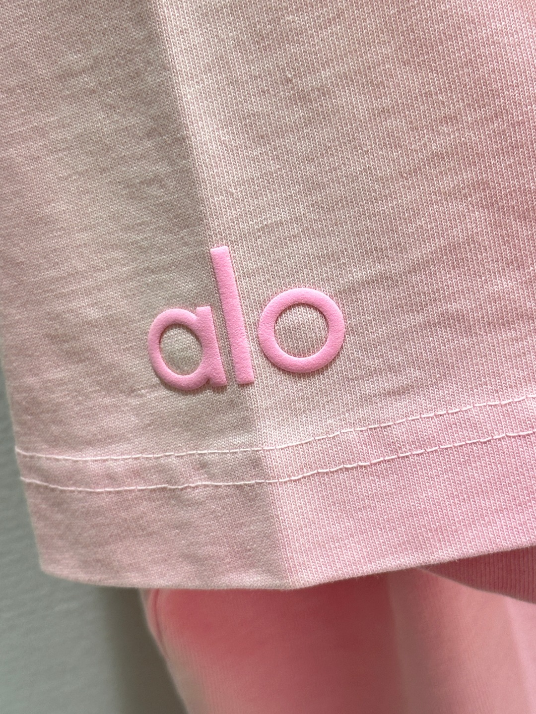 High Quality Women’s Clothes: ALO Bubble Board T with Bubble Logo Design - 图片 7