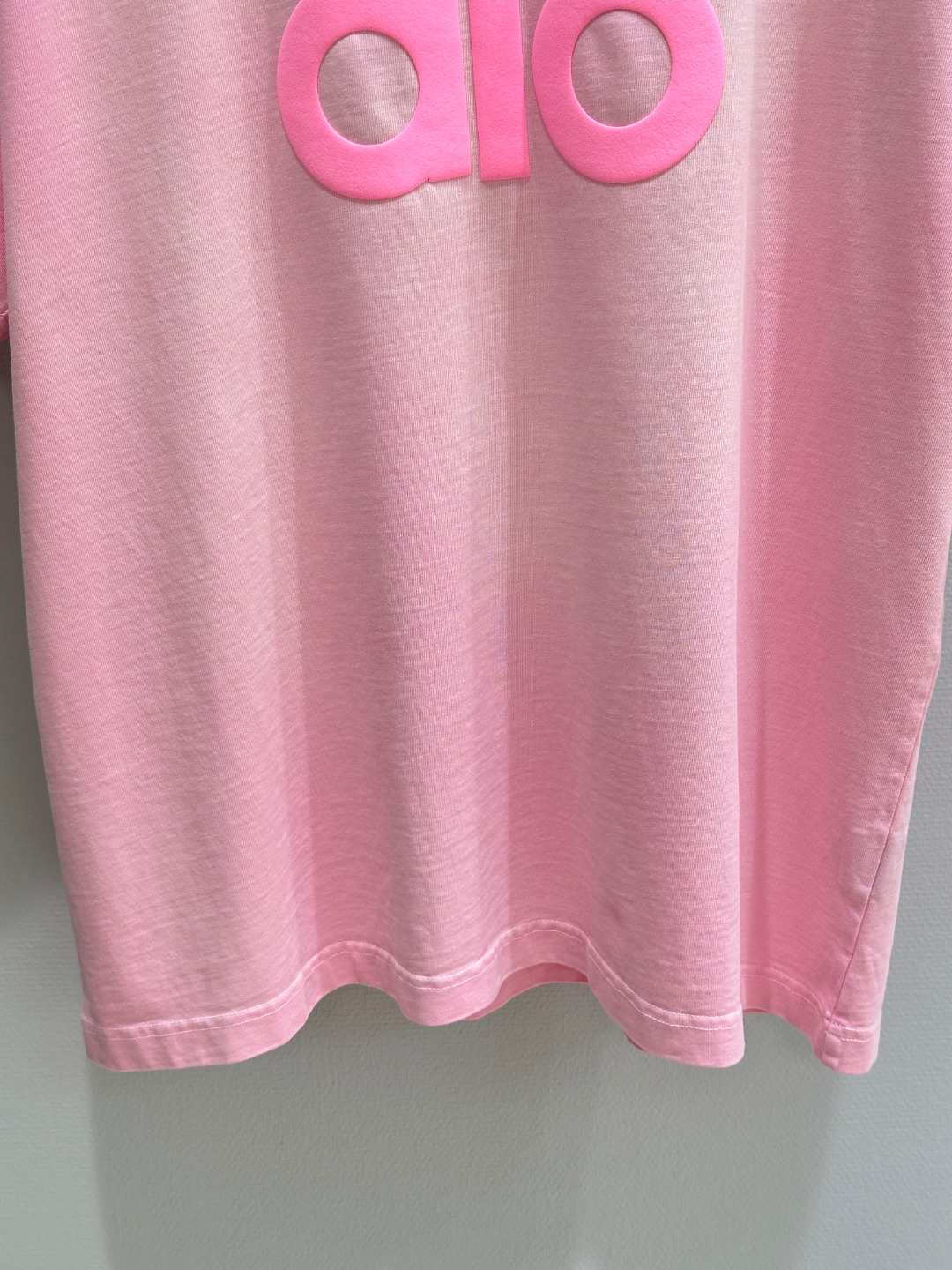 High Quality Women’s Clothes: ALO Bubble Board T with Bubble Logo Design - 图片 6