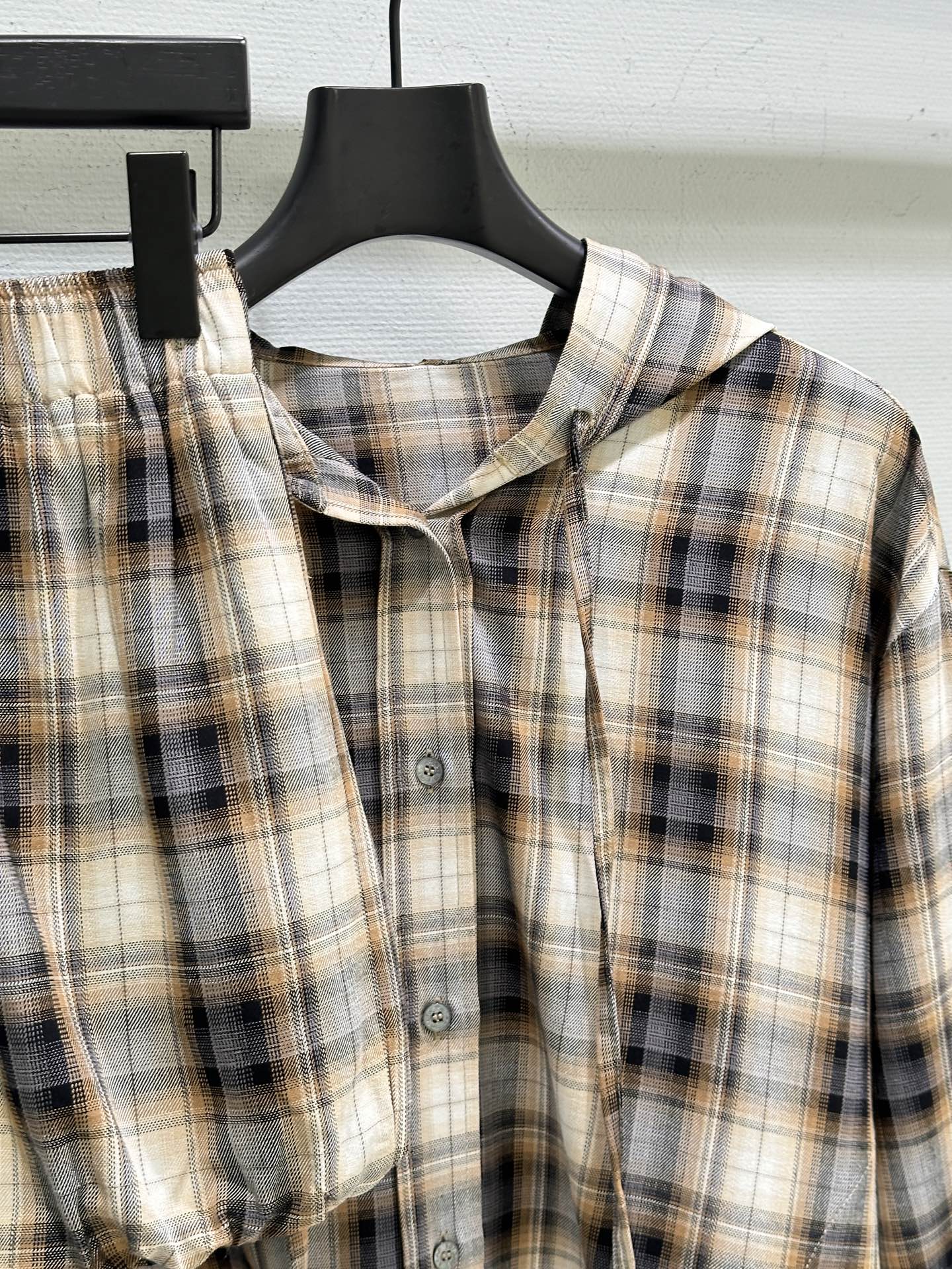 “High-Quality Women’s Summer Outfits Packaged with Acne Studio 25SS Collection” - 图片 2