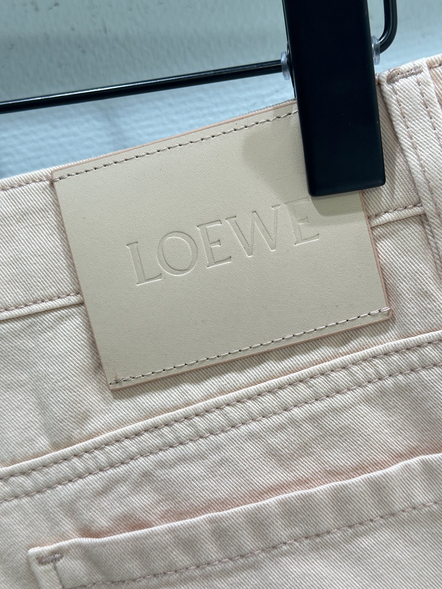 “Loewe 25SS Women’s Suit and Anagram Logo Shorts for Summer Fashion” - 图片 6