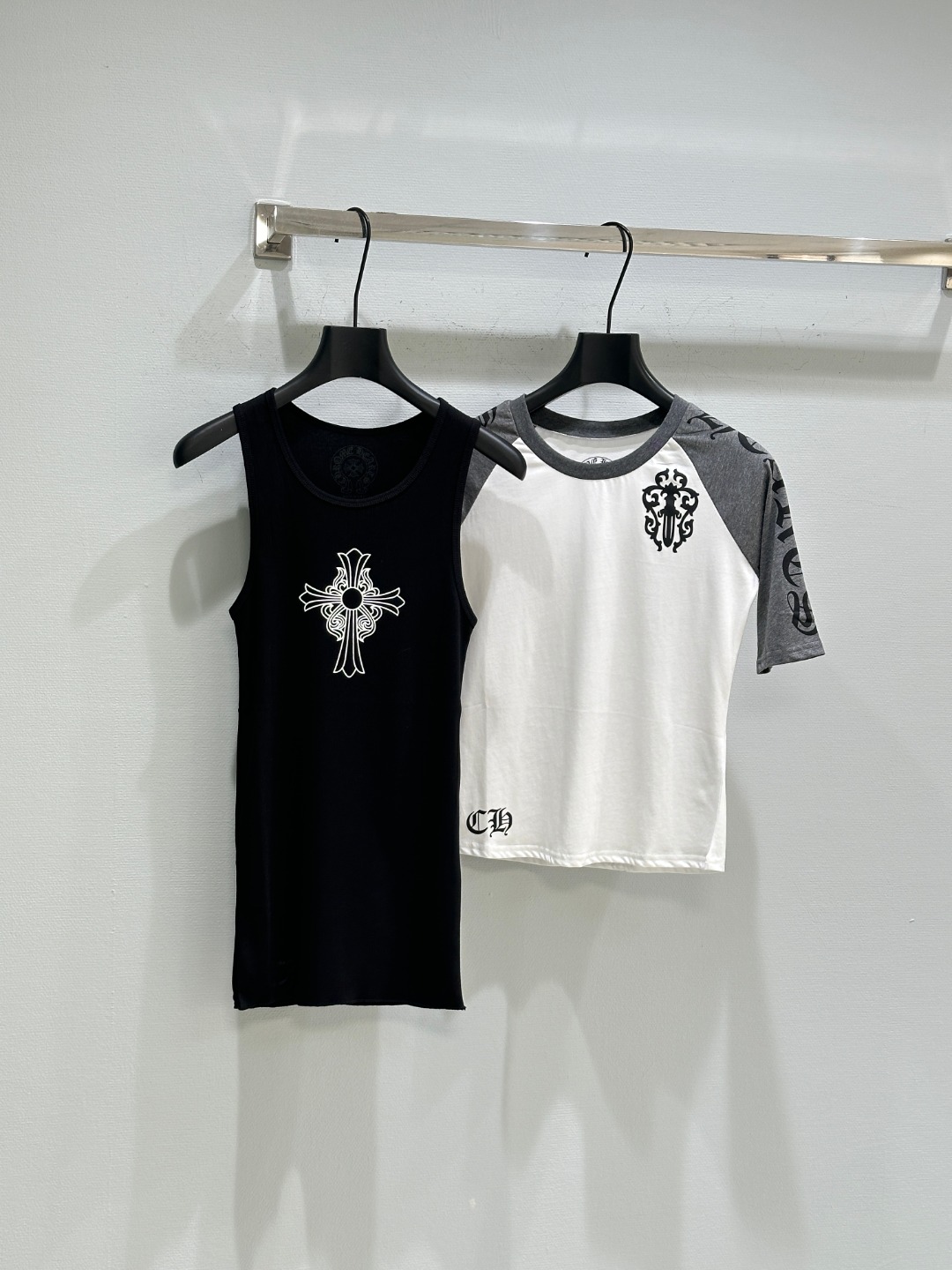 New Summer Women’s Cloth: High Quality Croc Logo Stamped Chest and Back.