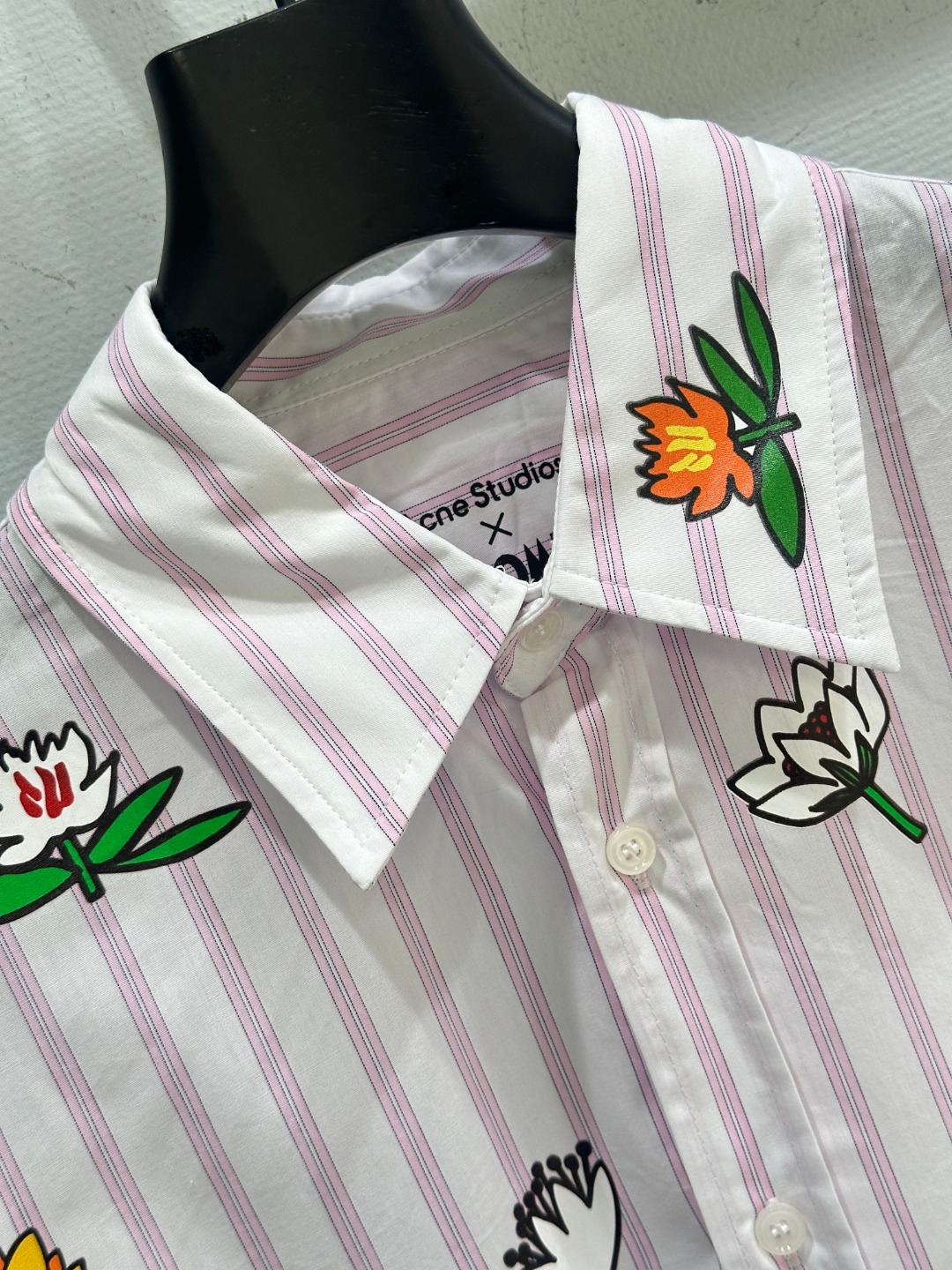 Acne Studio x Moomi Capsule Series: One-Size Short-Sleeve Shirt in Pink – Sizes SML - 图片 2