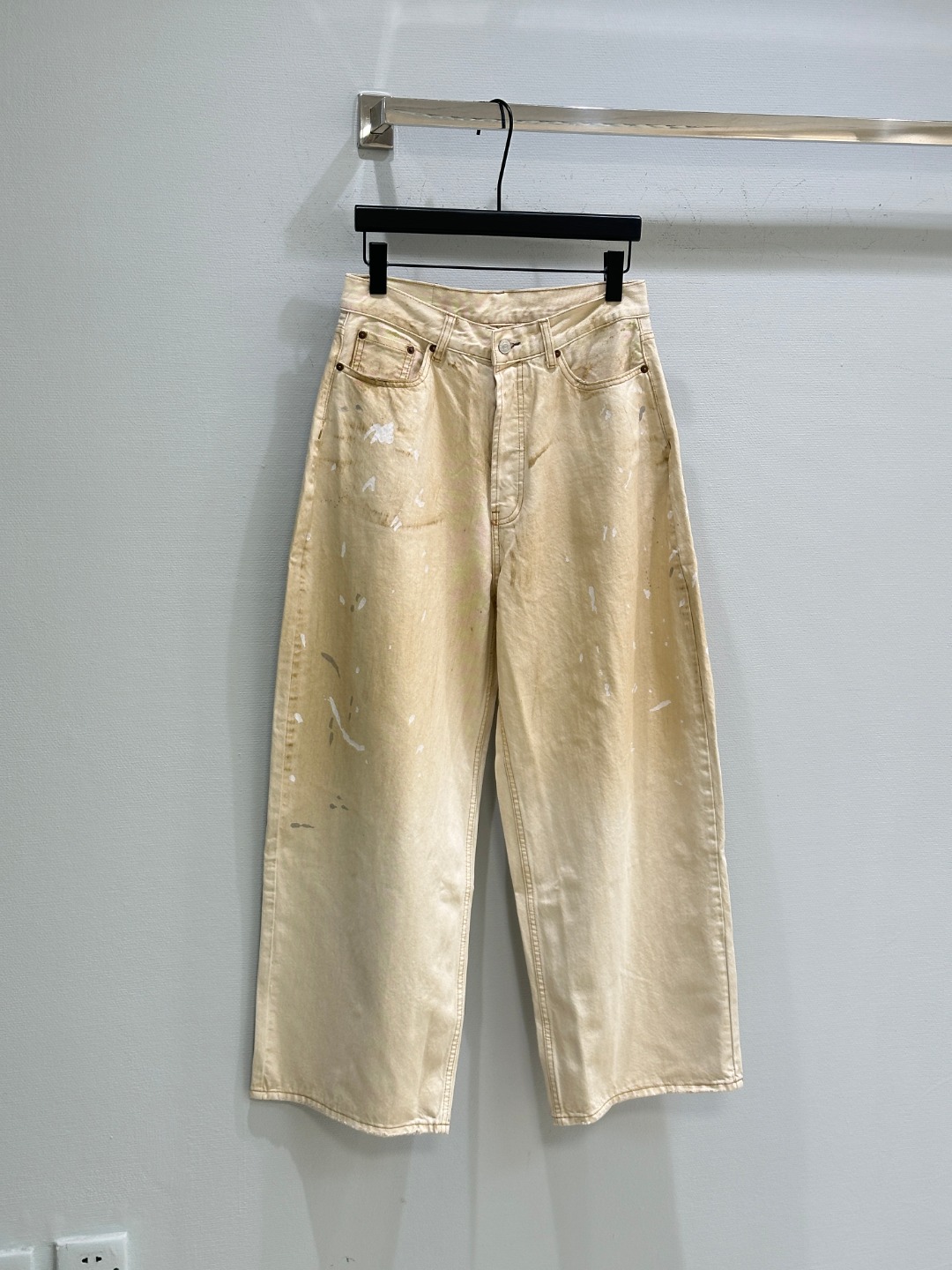 New Arrival: Oversized Female Suit with Large Legs and Leather Bags - 图片 1