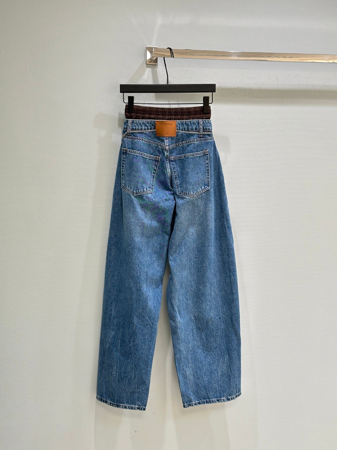“Stylish Women’s Suit with Lantern Jeans for Summer Fashion” - 图片 9