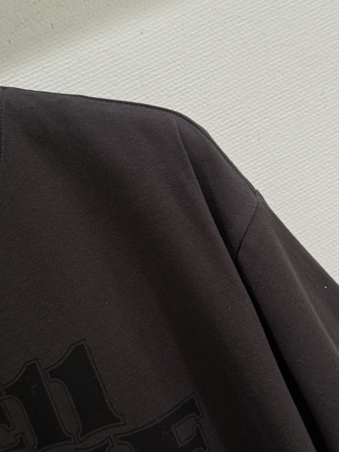 New Single-Rate Female Suit with Unique “WE11 DON*” Letter Mark - 图片 4