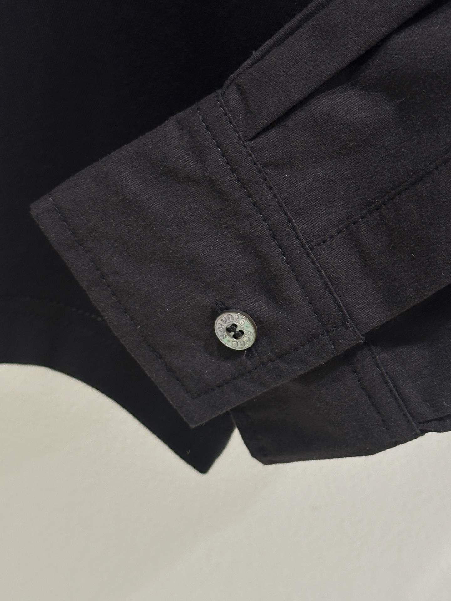 Acne Studio x Moomi Joint Fake Two Shirt for Early Autumn 25SS Release - 图片 5