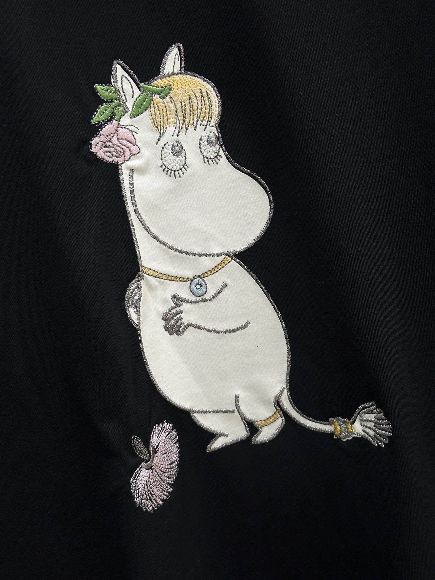 Acne Studio x Moomi Joint Fake Two Shirt for Early Autumn 25SS Release - 图片 4