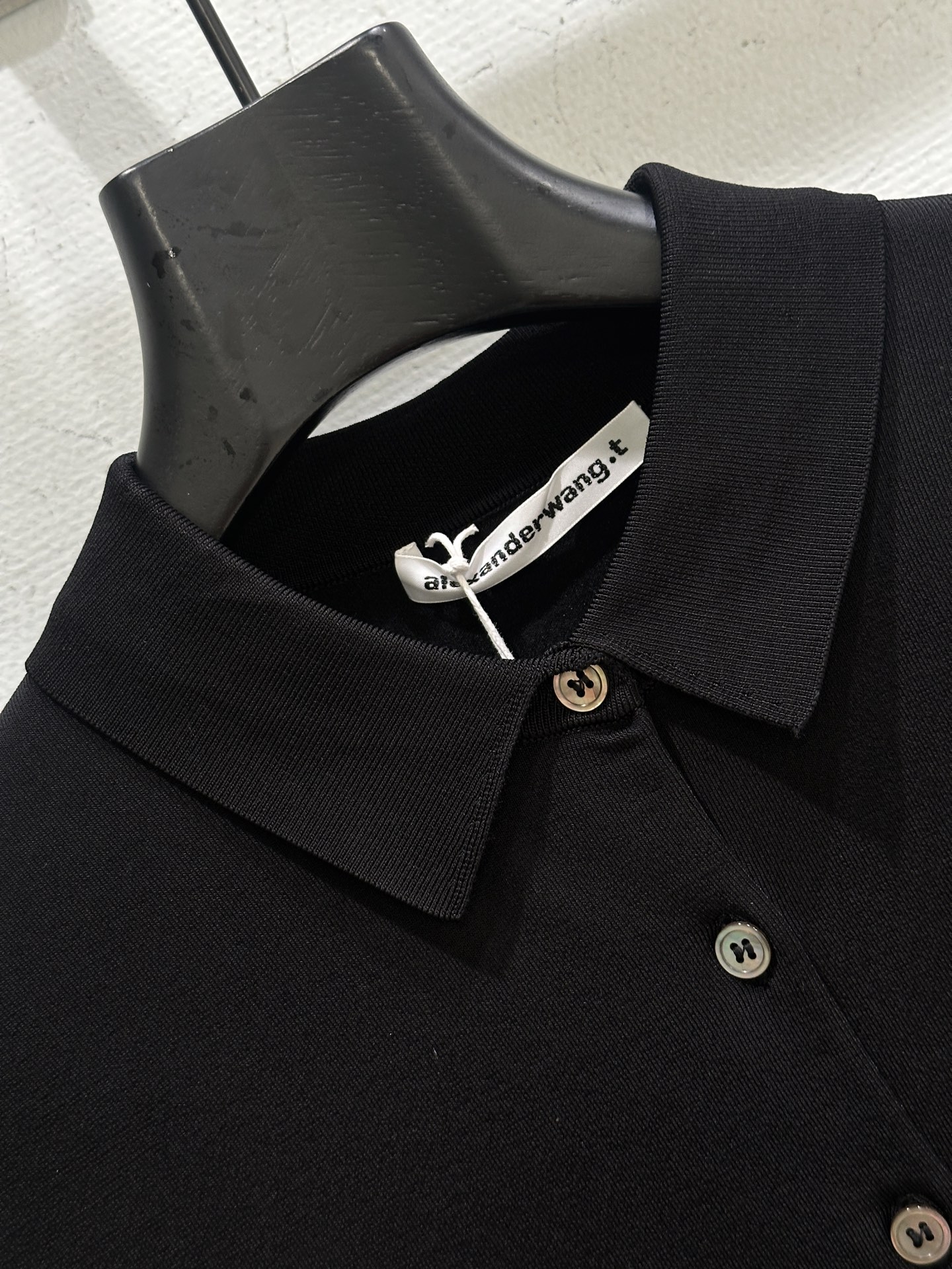 New Single Hard-Core Women’s Suit with Signo-Buttoned Design and Cleavage Detail - 图片 2