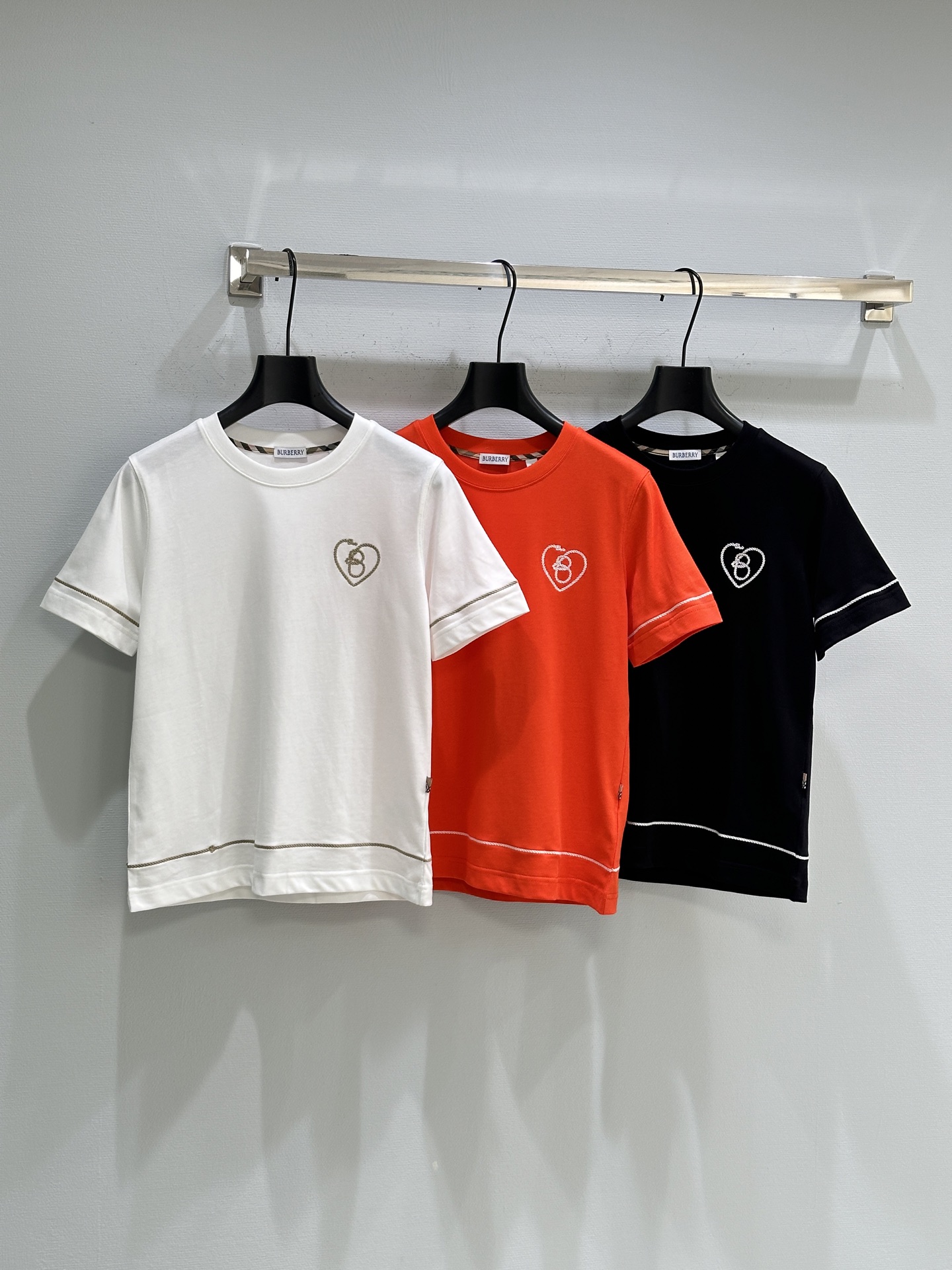 New Barbara’s 7th New Year T-shirts with Single-handed Female Suit Packaging - 图片 1