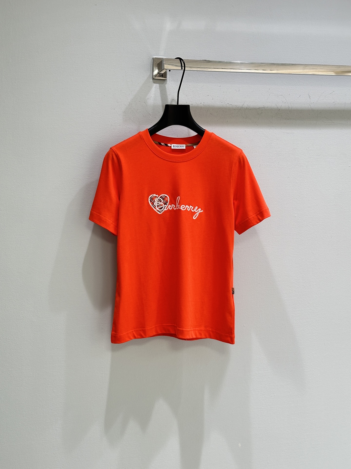 New Year’s Barbara’s 7th T-Shirt Pack: 25 Single-Ass Female Suits, Cash Supply, Red & White. - 图片 1