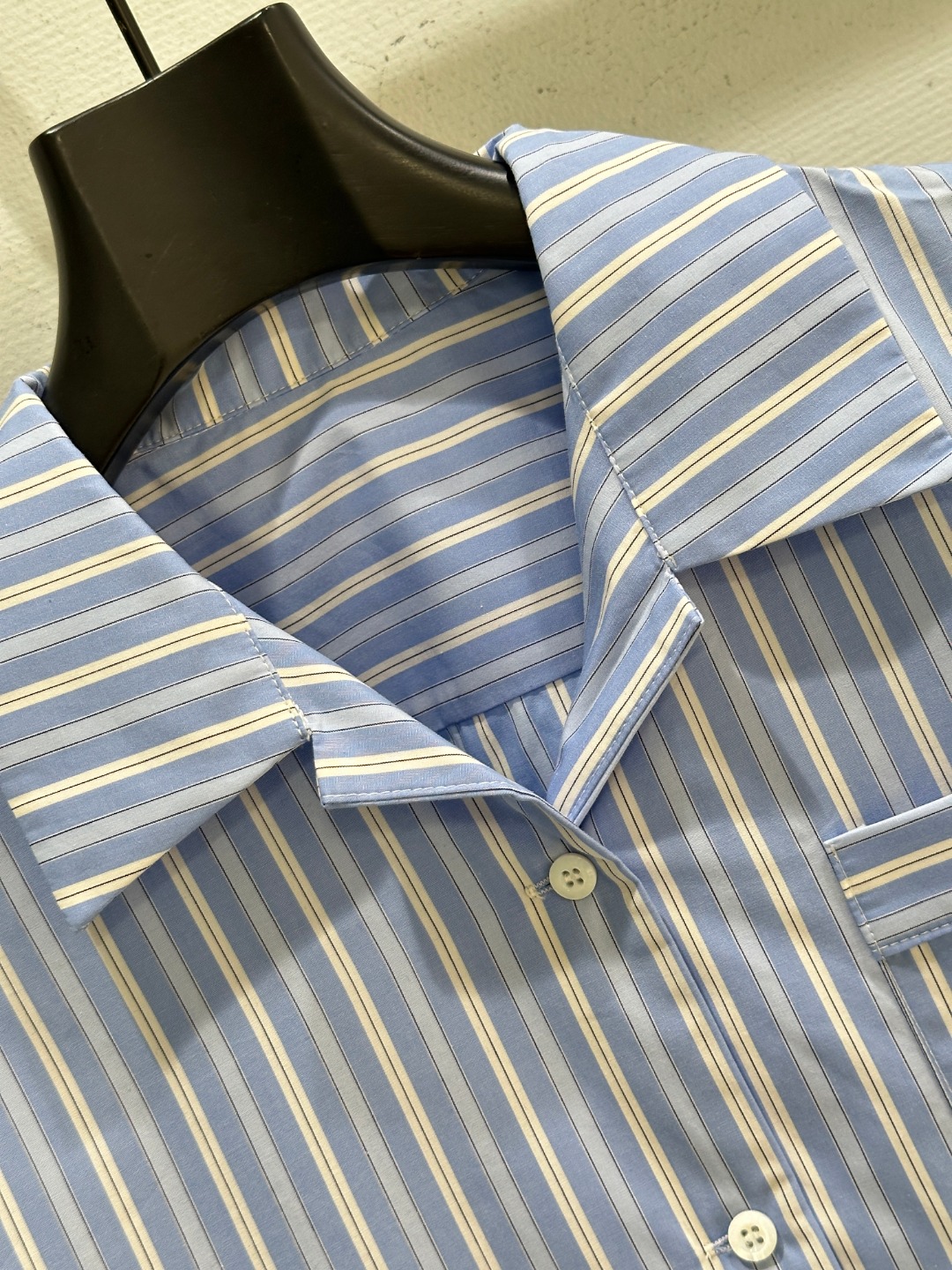 New Single-Size Female Suit: Inspired by Men’s Pajamas, Elegant Stripes, Multifunctional Details - 图片 3