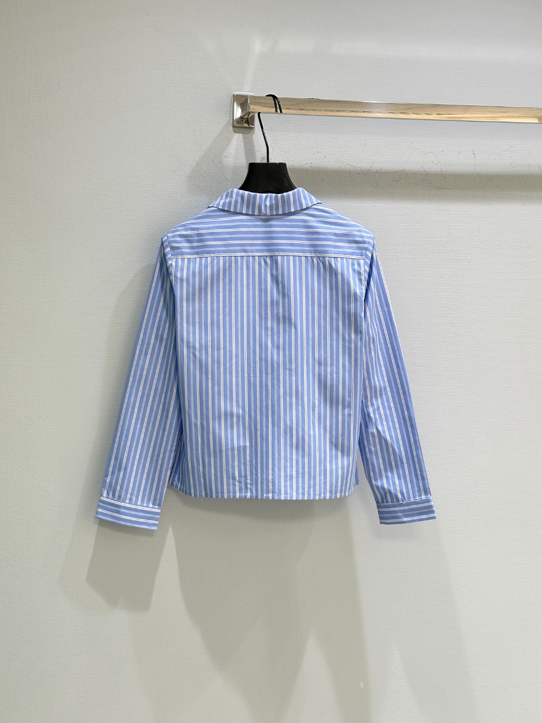 New Single-Size Female Suit: Inspired by Men’s Pajamas, Elegant Stripes, Multifunctional Details - 图片 7