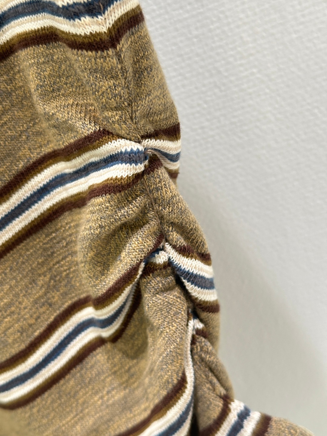 New P368 Single Hard-Core Female Suit with Unique Design and Classic Stripes - 图片 6