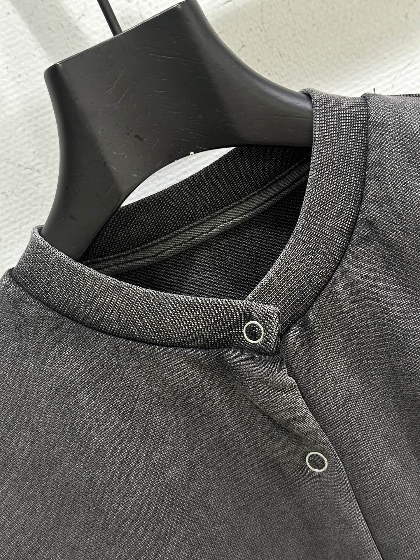 “Summer New Retro-Washing Female Suit with Embroidery Badge Design” - 图片 2