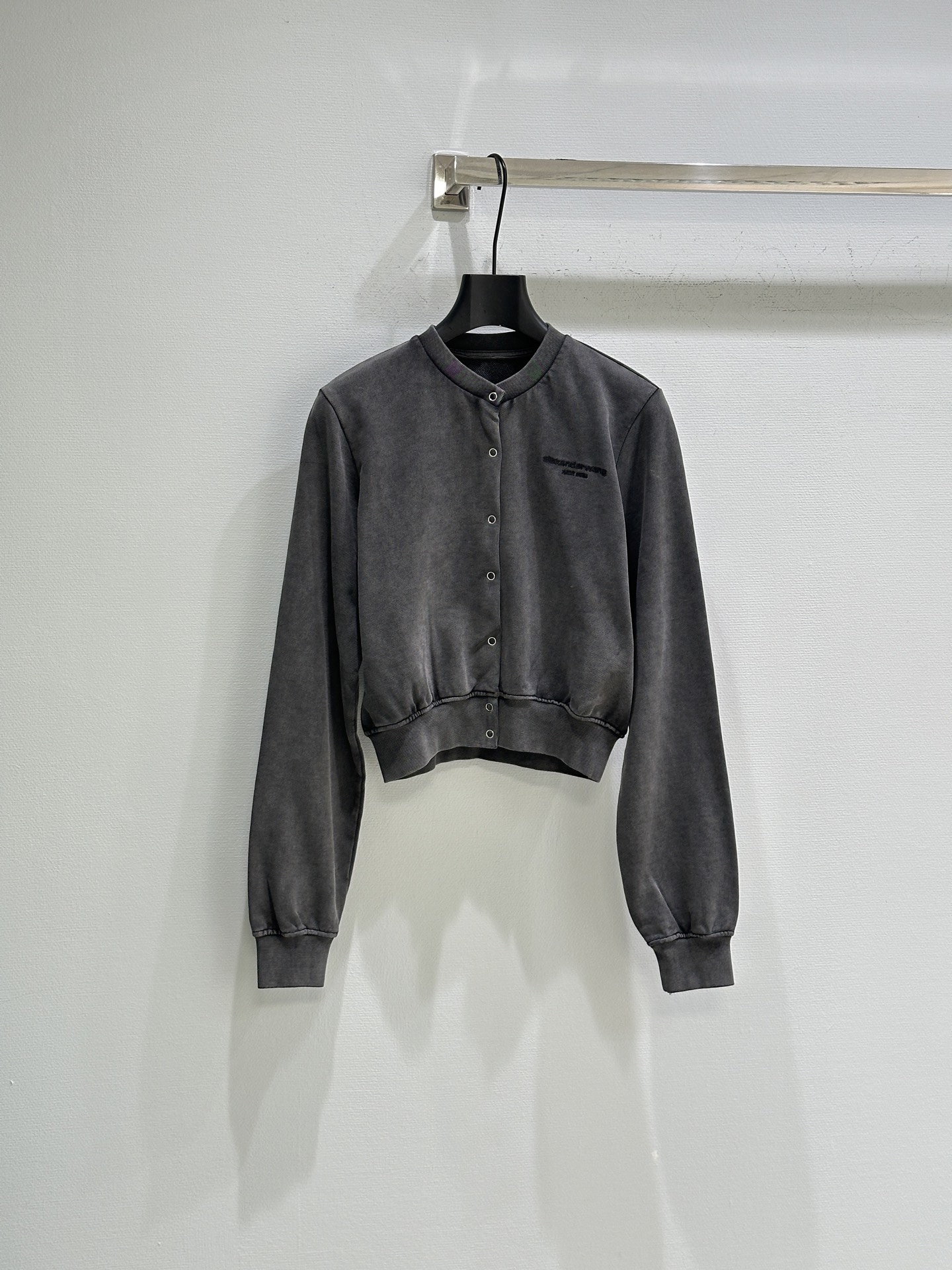 “Summer New Retro-Washing Female Suit with Embroidery Badge Design” - 图片 1