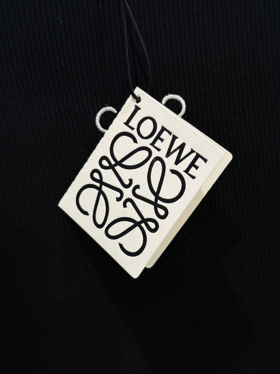 “New Single Women’s Suit: Embroidered Logo, Colorful Design, Soft Fabric, Cozy Style – Black/White SML” - 图片 4