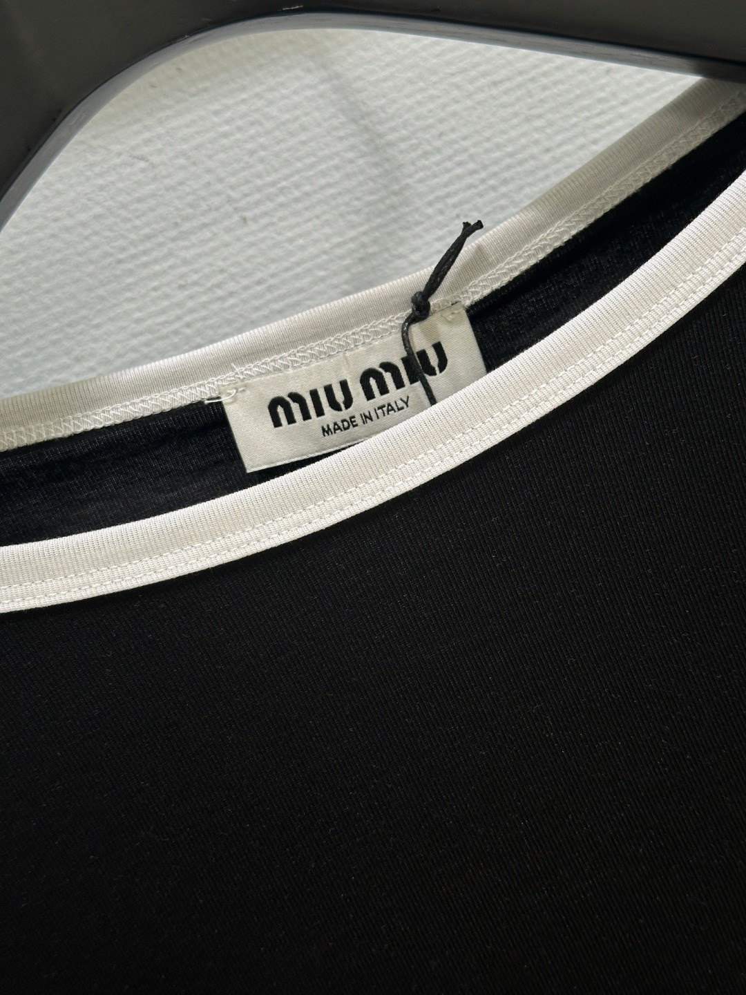 “New SS Women’s Suit with Embroidered Logo, Stylish Collars and Sleeves for Autumn Wear – Gray, Black, White” - 图片 2