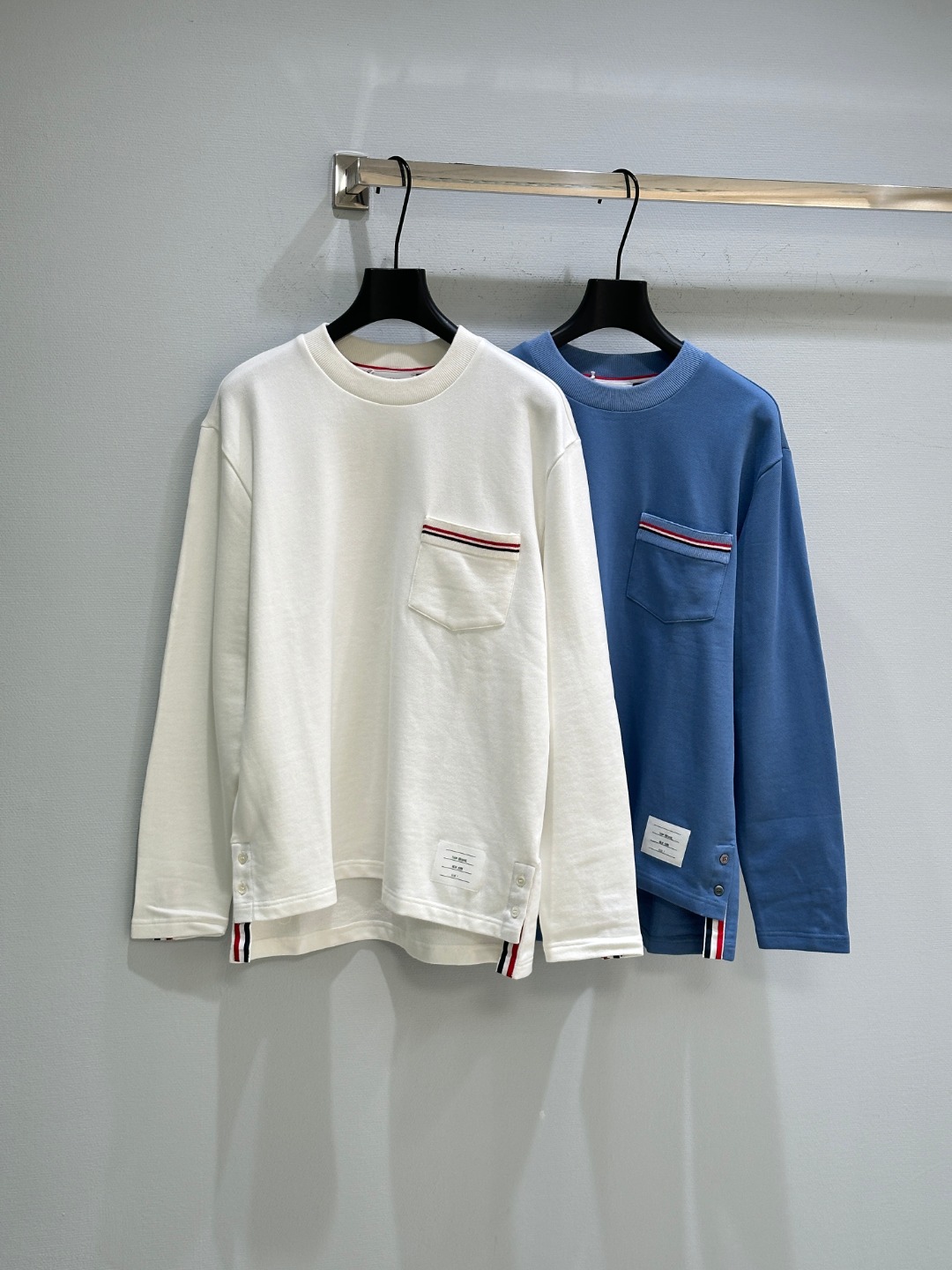 “New Original Female Suit: Hardcore Style, Practical, Leisure, Comfortable Fabric, White Blue SML Sizes” - 图片 1