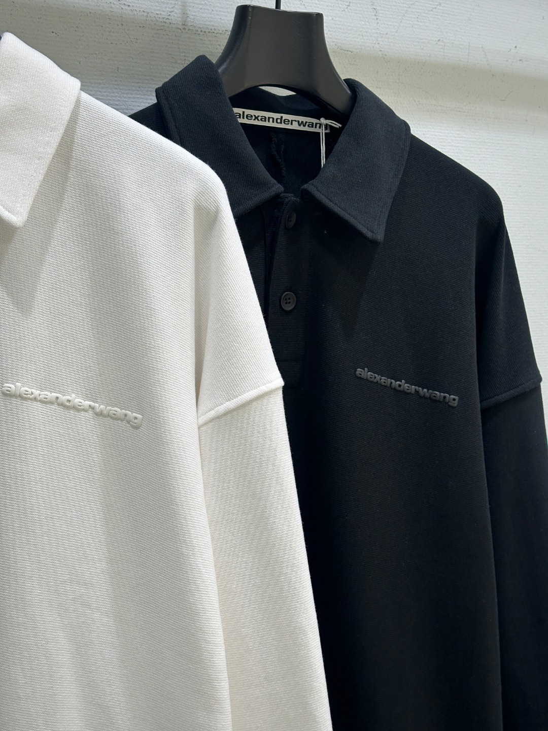 “New Single-Size Female Suit with Stubble Embroidery – White and Black – SML” - 图片 2