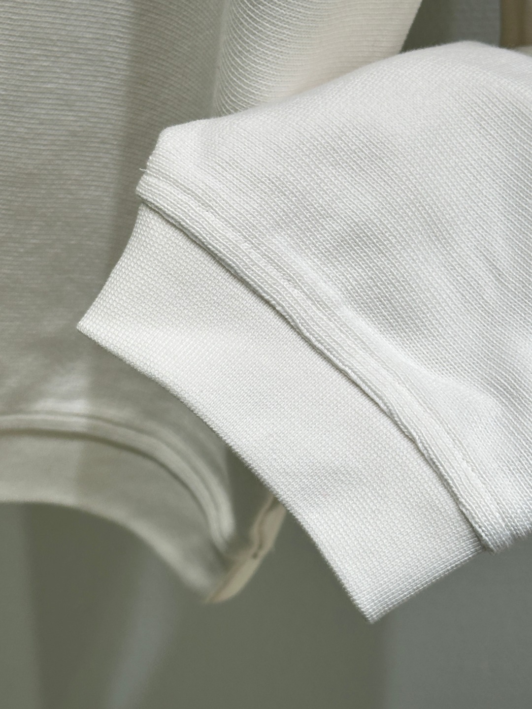 “New Single-Size Female Suit with Stubble Embroidery – White and Black – SML” - 图片 8