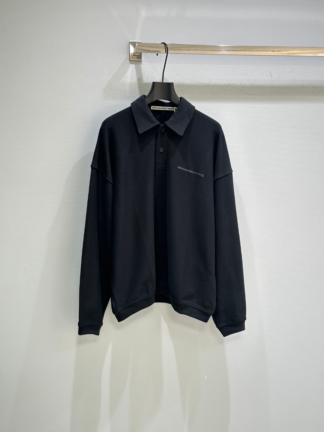 “New Single-Size Female Suit with Stubble Embroidery in White and Black Sizes SML” - 图片 1