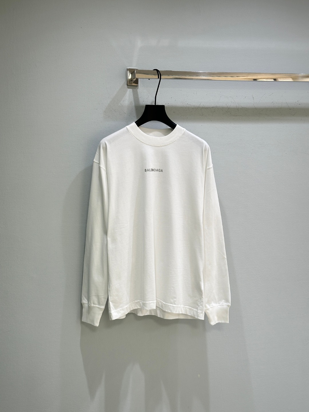 “New Baalenciaga Women’s Suit: Circle Design, Comfortable, Luxury Logo, Black/White, SML Sizes” - 图片 3
