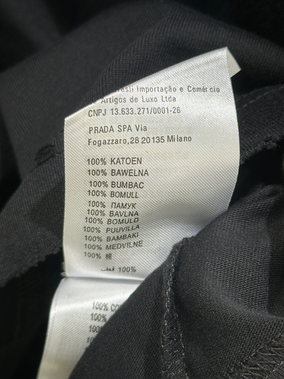 Title: New Baalenciaga Women’s Suit with Circle Design and Brand Logo Summary: Baalenciaga’s latest women’s suit features a circle design, brand logo, and comes in black - 图片 8