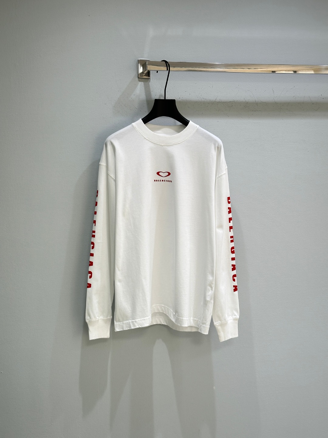 “New Single-Rate Women’s Clothing with Velvet Accents in Black and White Sizes SML” - 图片 3