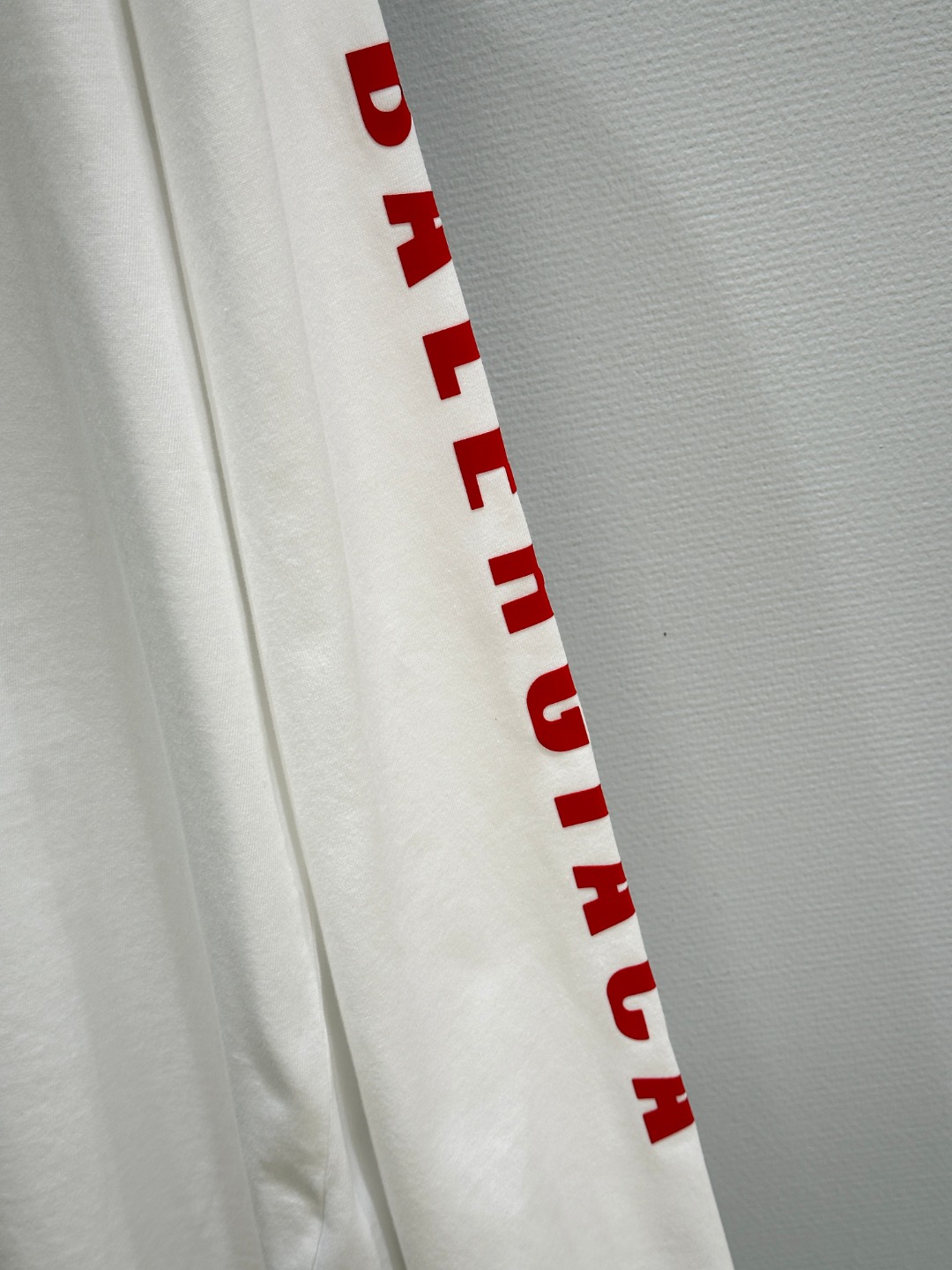 “New Single-Rate Women’s Clothing with Velvet Accents in Black and White Sizes SML” - 图片 6