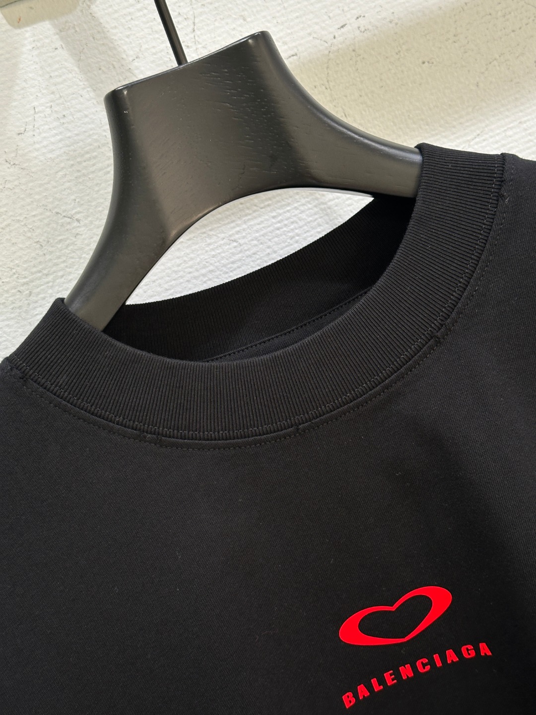 New Single-Rate Women’s Clothing: Velvet Detailing in Black and White (25 SS) - 图片 2