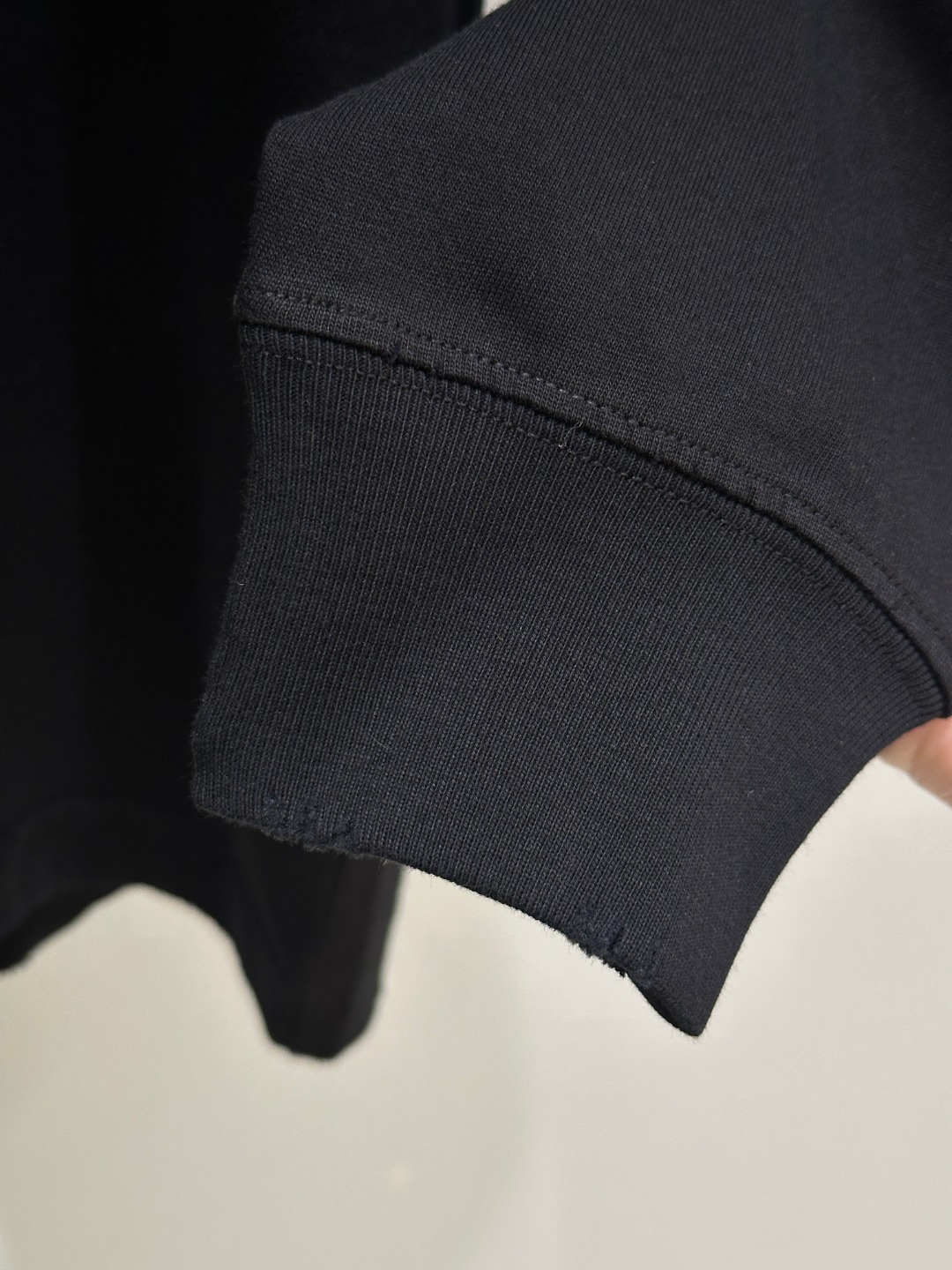 New Single-Rate Women’s Clothing: Velvet Detailing in Black and White (25 SS) - 图片 6